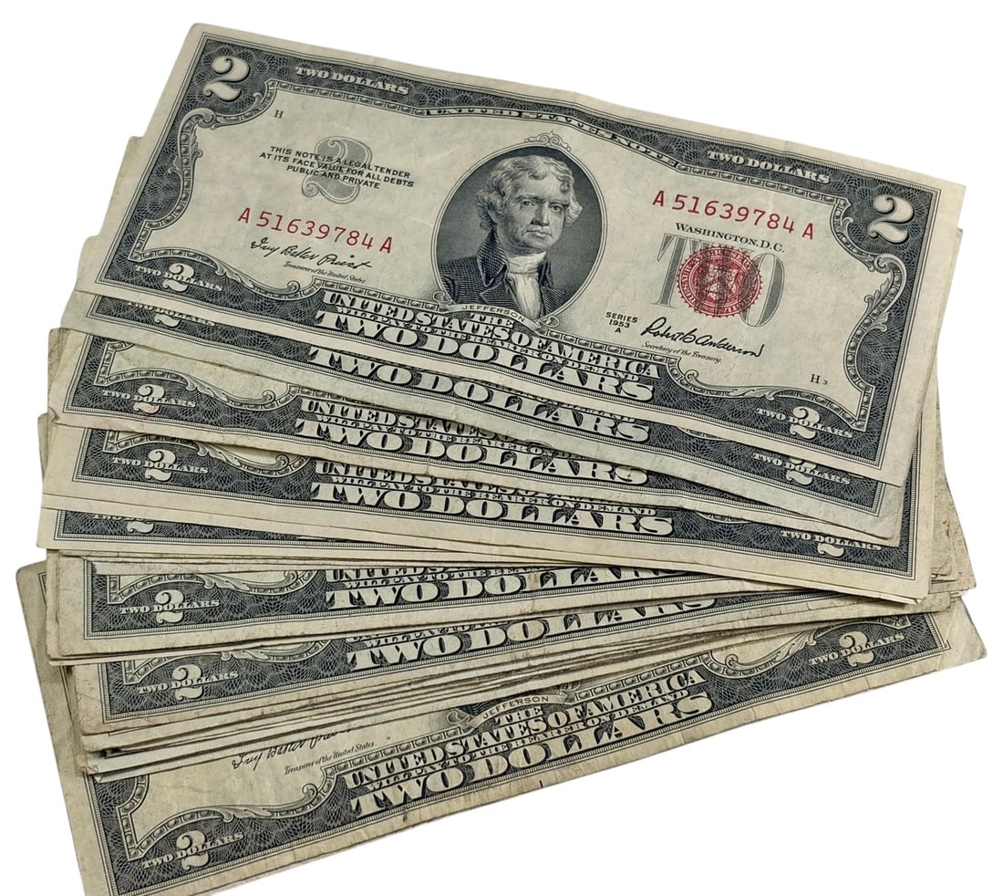 1953 Thomas Jefferson 2 Dollar Red Seal Bills 24pc: United States Treasury, group of twenty four Series 1953 Two Dollar notes with red seals, Jefferson obverse and Monticello reverse, mid 20th century issue, approximately 2.625 x 6.25 inches. Condition
