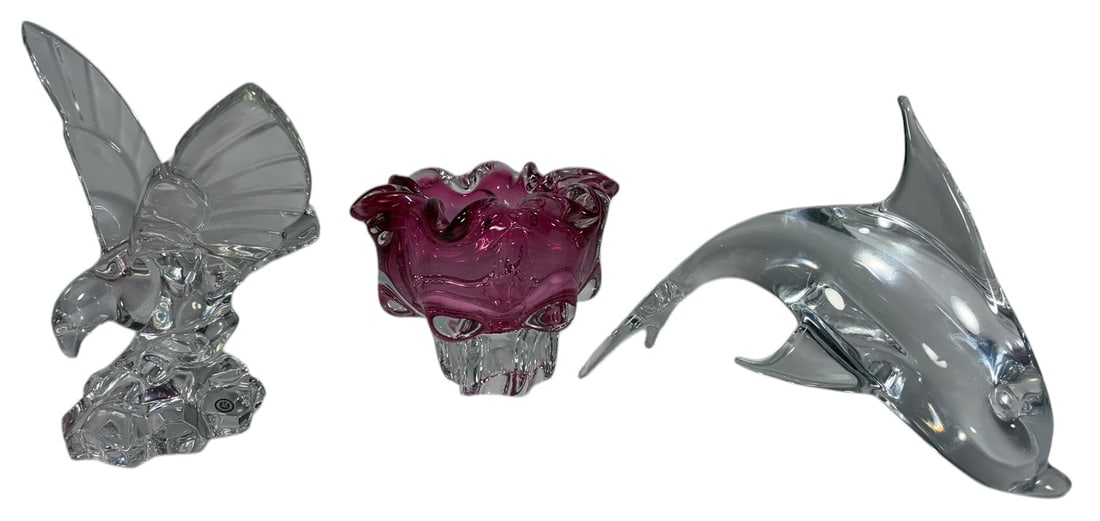 Murano Glass, Val St. Lambert & Art Glass 3pc LOT: Val St Lambert bird, probably Moretti dolphin, and Murano art glass vase, group of three, including clear crystal bird with applied wings, clear glass dolphin sculpture, and pink cased vase with ruffl