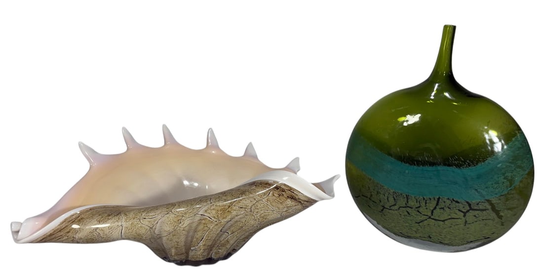 Polish Jozefina Krosno Shell & Mdina Vase 2pc LOT: Jozefina Krosno and Mdina, art glass shell form bowl and vase, marbled and green tones, freeform designs, mid to late 20th century. The largest measures approximately 5.5 inches tall by 16 inches wide