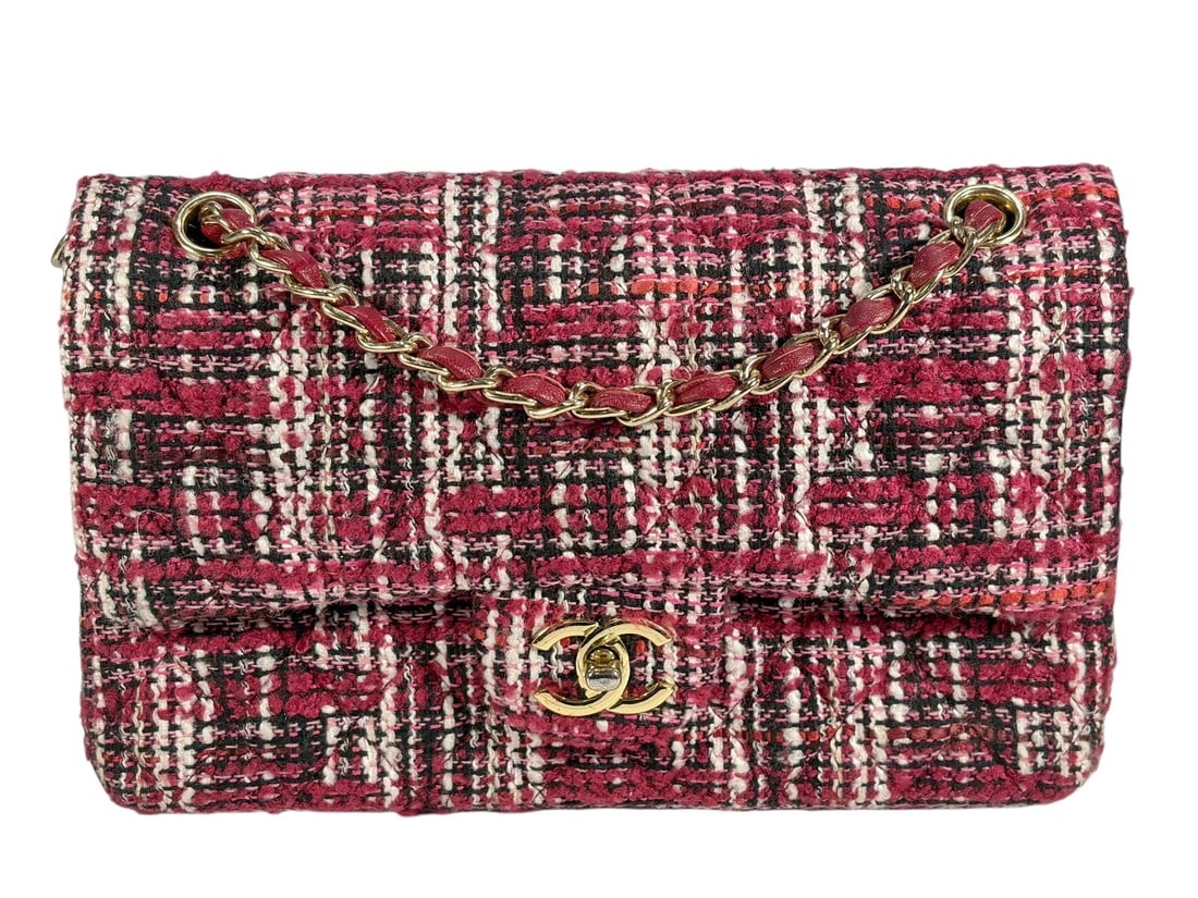 Chanel Style Tweed Flap Bag with Chain Strap: Chanel style tweed flap bag in red, black, and white woven fabric, featuring classic quilted construction with CC-style stitched logo, front flap closure, and chain strap with leather interwoven links