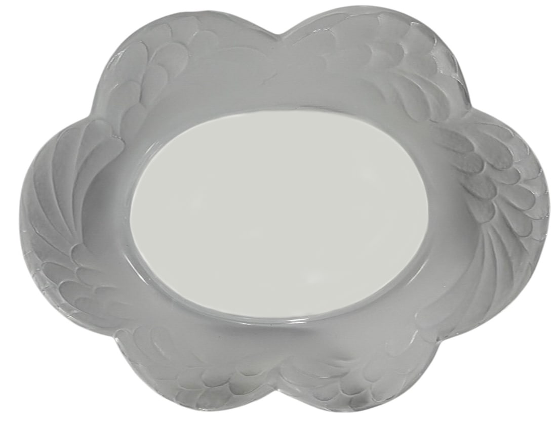 Lalique Laure Clear & Frosted Crystal Oval Tray: Clear and frosted crystal oval tray by Lalique, France, in the 'Laure' pattern, featuring a molded border of stylized leaves with a satin frosted finish surrounding a polished central well. Dimensions