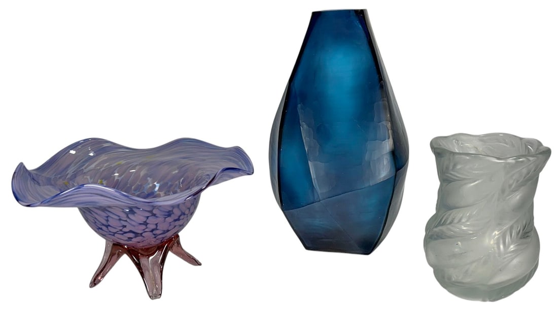 Murano Art Glass Bowl &Two Decorative Vases 3pcs: Group of three art glass pieces, including a Barolac style frosted vase with leaf motif, blue iridescent faceted vase, and Murano bowl by Joe DeAnda with tripod base and multicolor tones. The tallest 