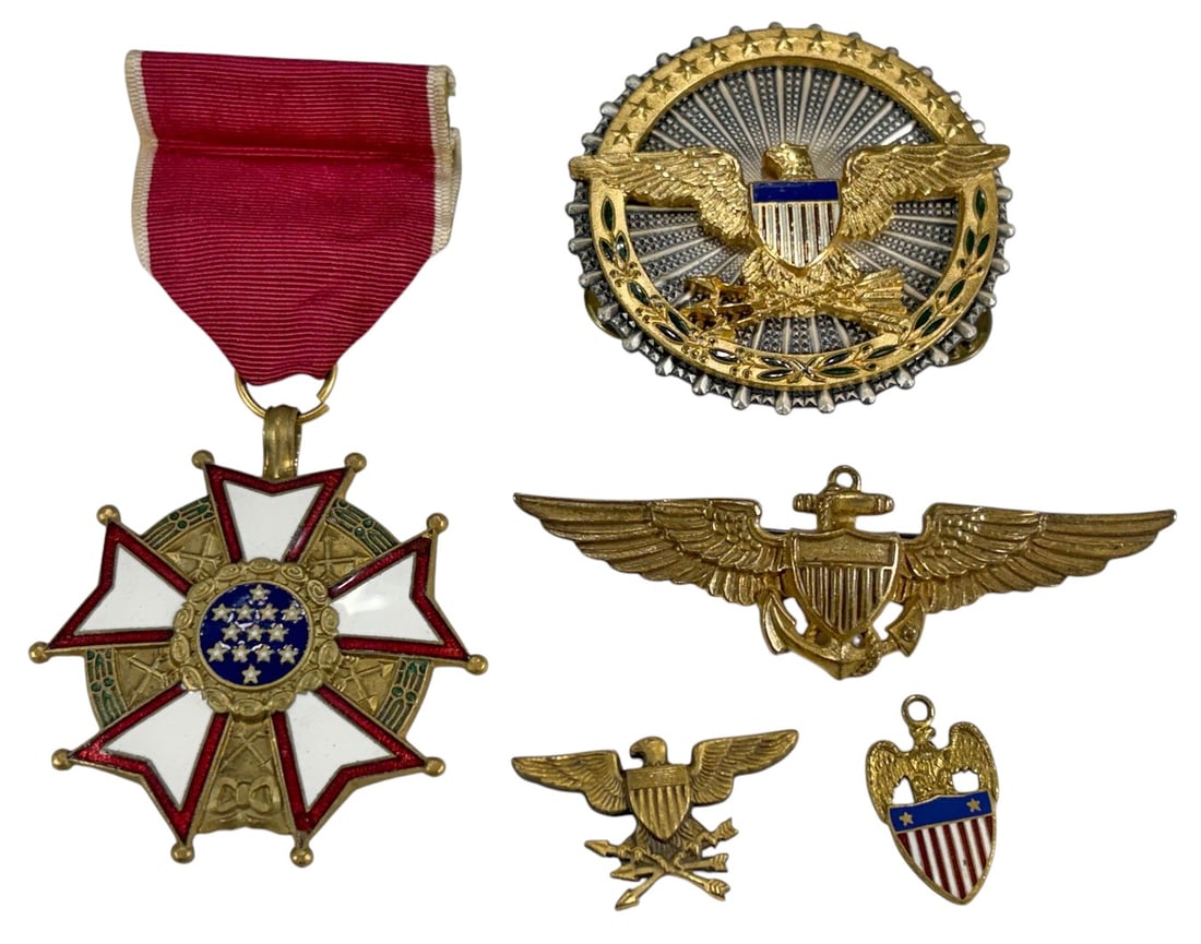 United States Military Medals, Pins & Insignia 5p: United States Order of America medal group, marked Made in U.S.A., includes large circular insignia with rear posts and additional eagle pins, gold-tone with enamel details. The largest measures appro