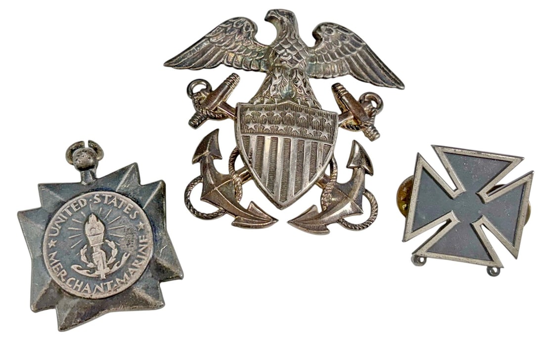US Military Medals & Pins Collectible 3pc LOT: Group of three United States military medals and pins including various insignia and badge forms with eagle and cross motifs. Two pieces are sterling and one is metal construction. The largest example
