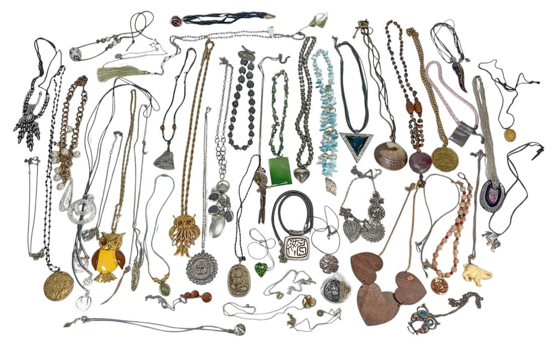 Assorted Vintage Costume Jewelry Necklace 46pc LOT (1 of 8)