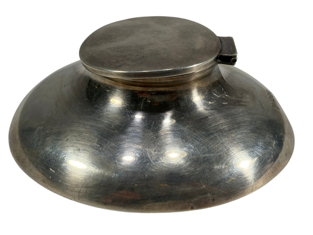 Vintage Sterling Silver Desk Inkwell 46 grams.: Vintage sterling silver desk inkwell with hinged lid and rounded modernist form. Marked 925 sterling with additional makers marks to interior and lid. Features a clean modernist design suitable as a d