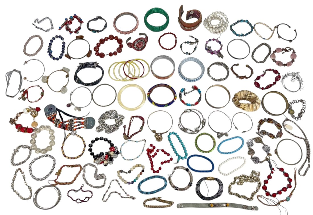 Assorted Vintage Costume Jewelry Bracelet 85pc LOT (1 of 9)
