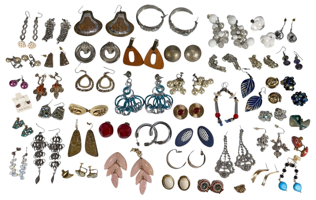 Assorted Costume Jewelry Earrings 100pc LOT (1 of 5)