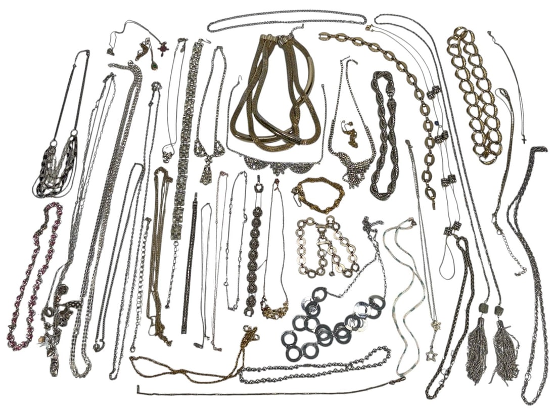 Assorted Costume Jewelry Necklace & Bracelet 39pcs (1 of 8)