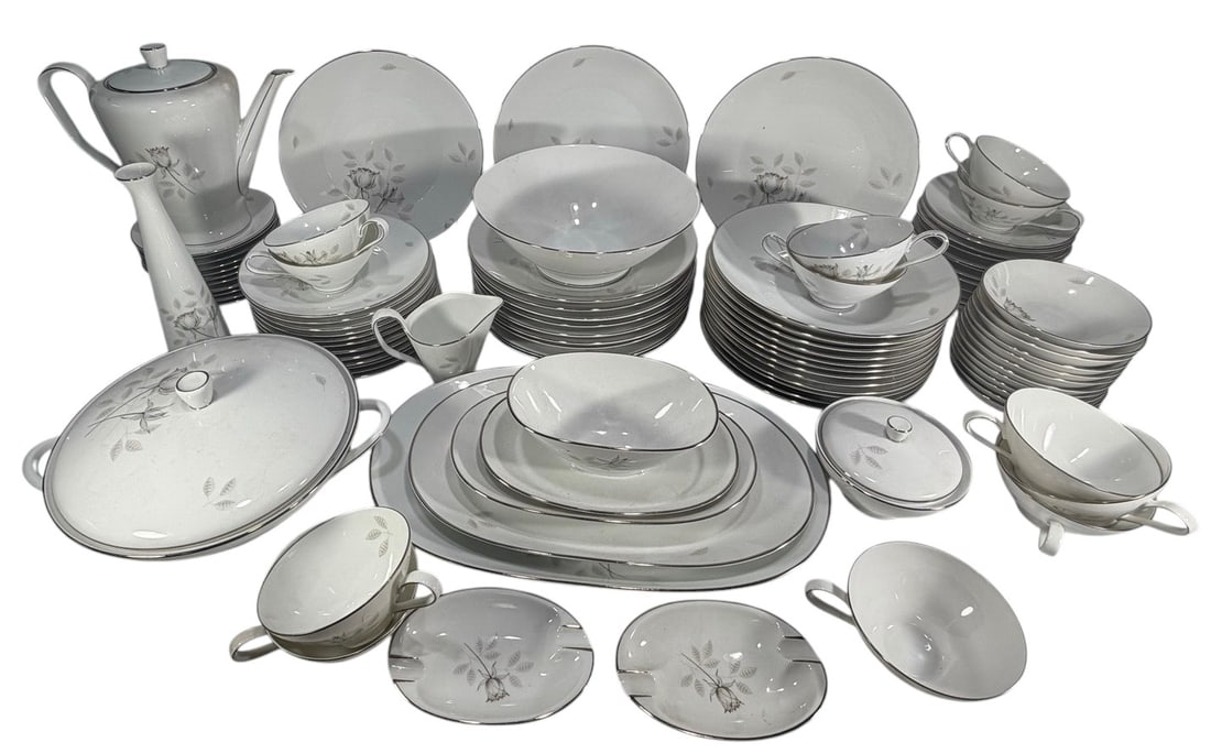 Rosenthal Germany Porcelain Dinnerware Service (1 of 10)