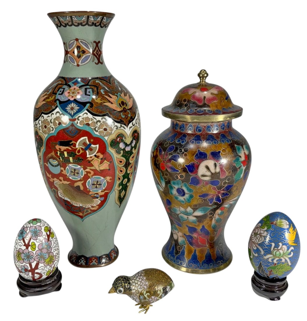 Assorted Cloisonne Decorative Objects 5pc LOT: Assorted group of five cloisonne decorative objects including a covered jar, baluster vase, two cloisonne egg-form ornaments with stands, and a small bird figure. Featuring polychrome enamel decoratio
