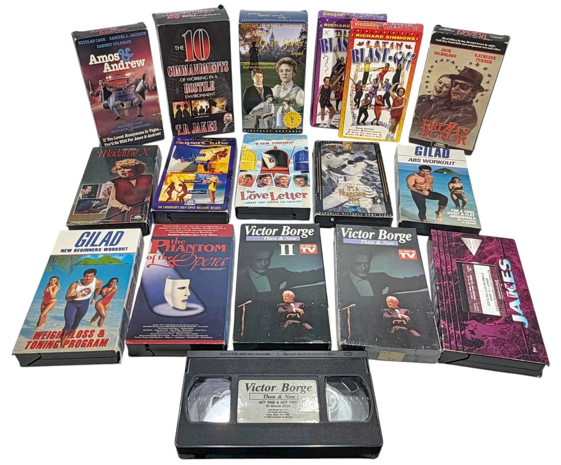 Assorted VHS Tapes Entertainment Collection 17pcs (1 of 6)