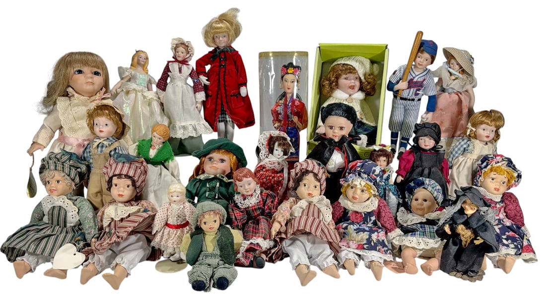 Assorted Porcelain & Cloth Collector Dolls 26pcs (1 of 7)