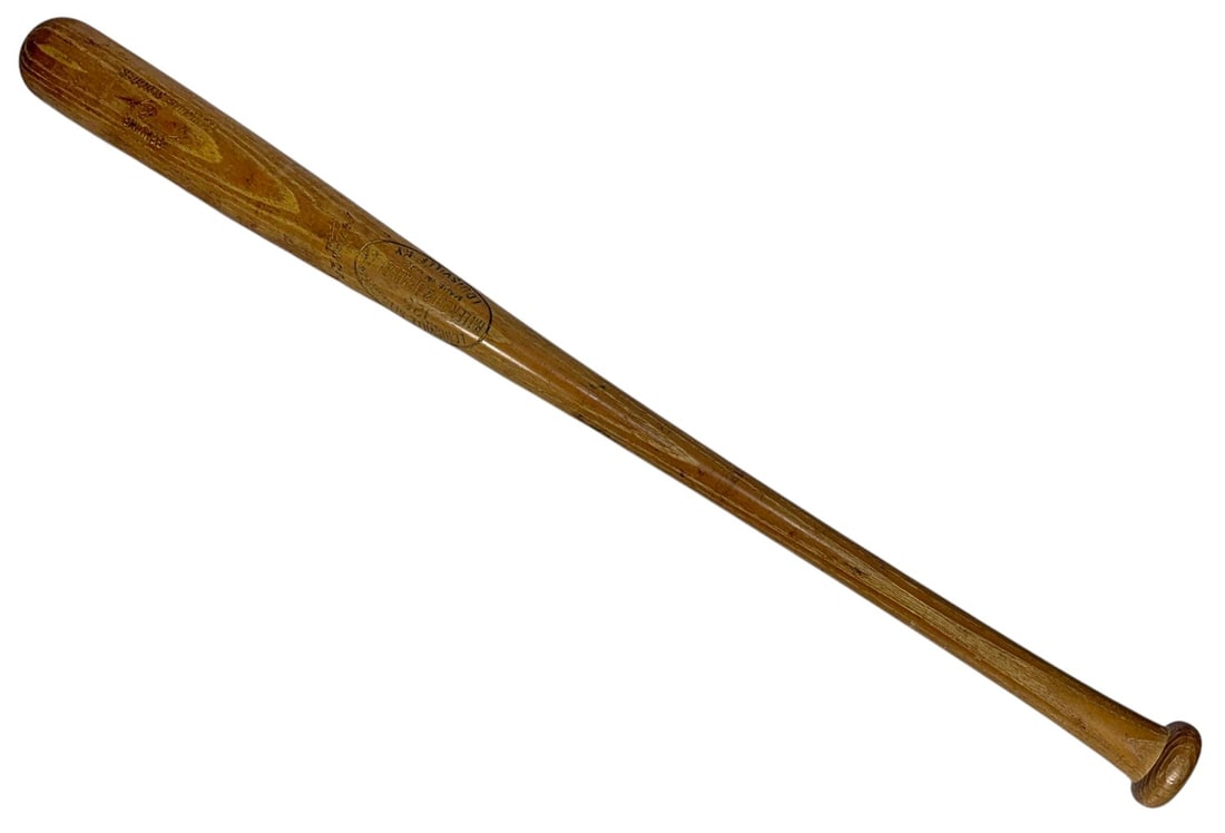 Hillerich & Bradsby Louisville Slugger 125 Bat: Vintage Hillerich & Bradsby Louisville Slugger 125 baseball bat, signed by player Ken Boyer and marked “Genuine Ken Boyer Louisville Slugger” with facsimile signature and “Powerized” b