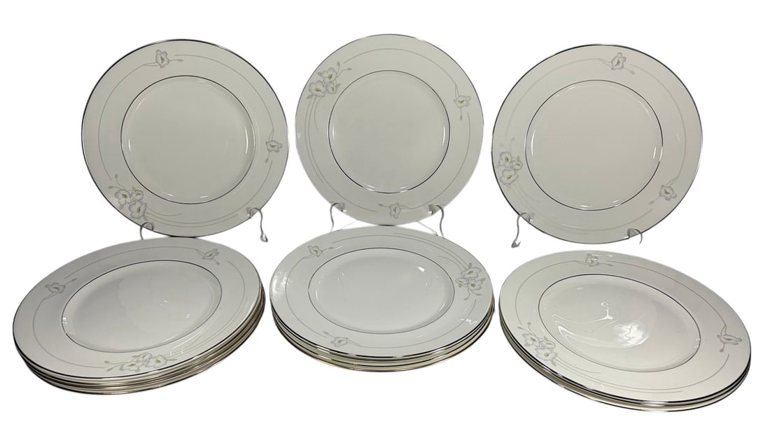Royal Doulton Mystique Bone China Dinner Plate 14p (1 of 4)