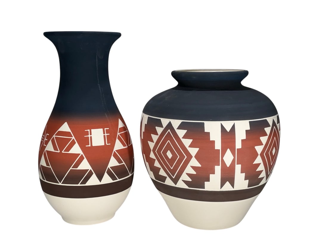 Native American Sioux Pottery Art Vases 2pc LOT (1 of 7)