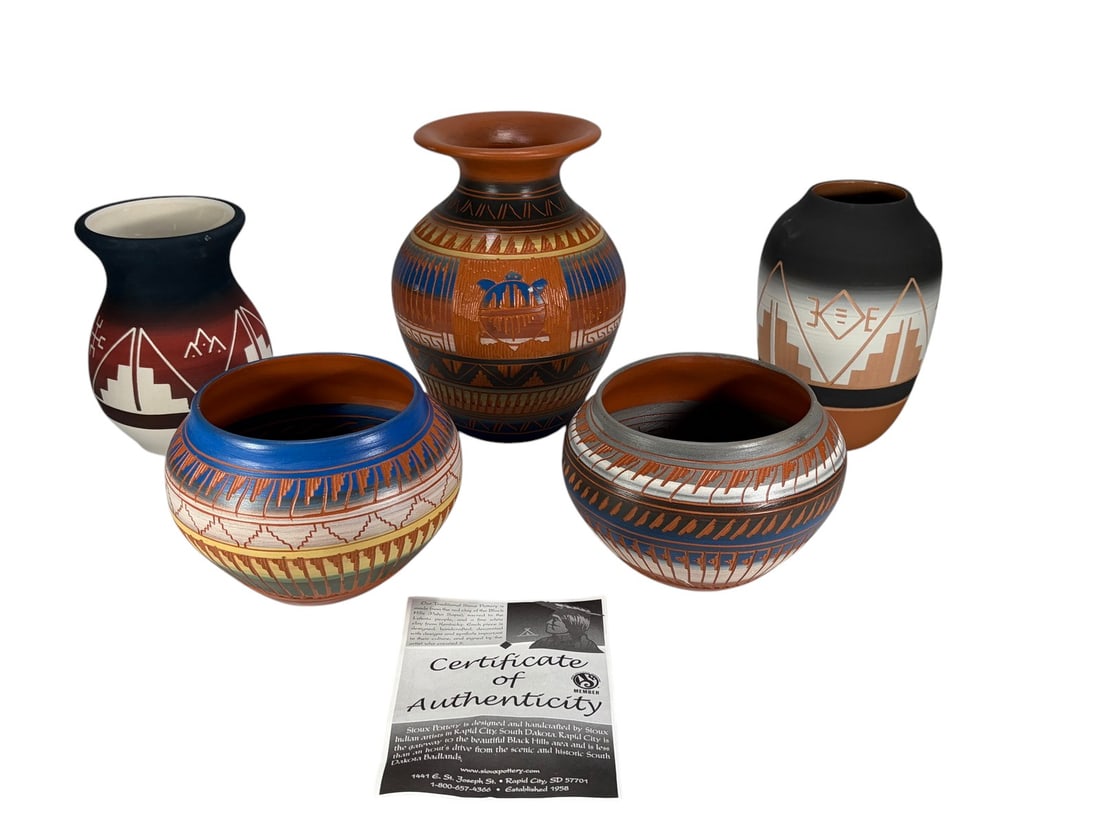 Assorted Native American Sioux Pottery 5pc LOT (1 of 8)