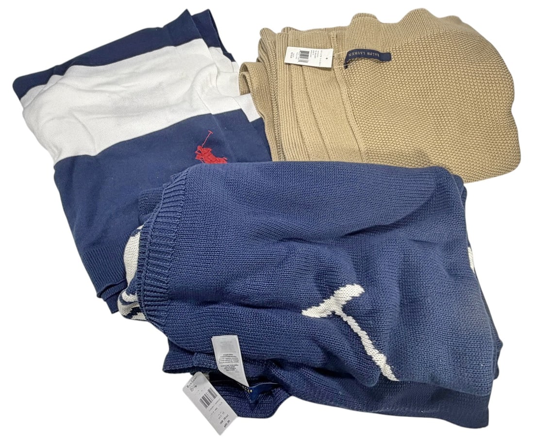Assorted Polo Ralph Lauren Throw Blankets 3pc LOT: Lot of 3 Polo Ralph Lauren throw blankets in assorted knit patterns and colors. Includes textured knit, waffle knit, and color block examples. Two blankets retain original retail tags. The largest bla