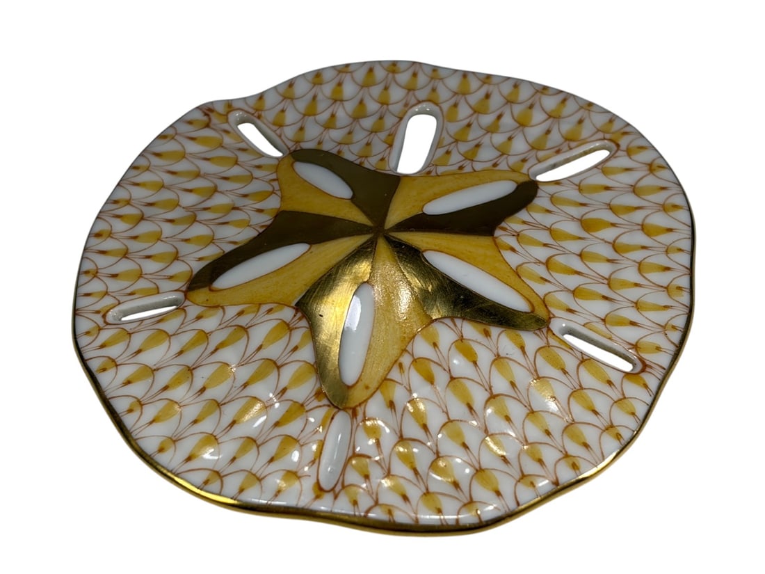 Herend Fishnet Sand Dollar Porcelain Art Object (1 of 4)