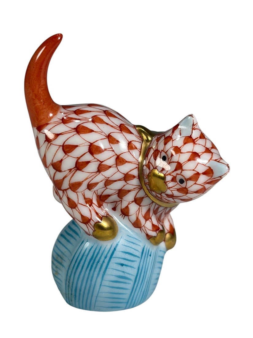 Herend Fishnet Red Cat on Blue Yarn Ball Figurine (1 of 5)