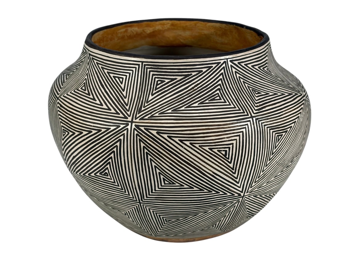 Acoma Style Pottery Jar Signed "Lucy M. Lewis" (1 of 5)