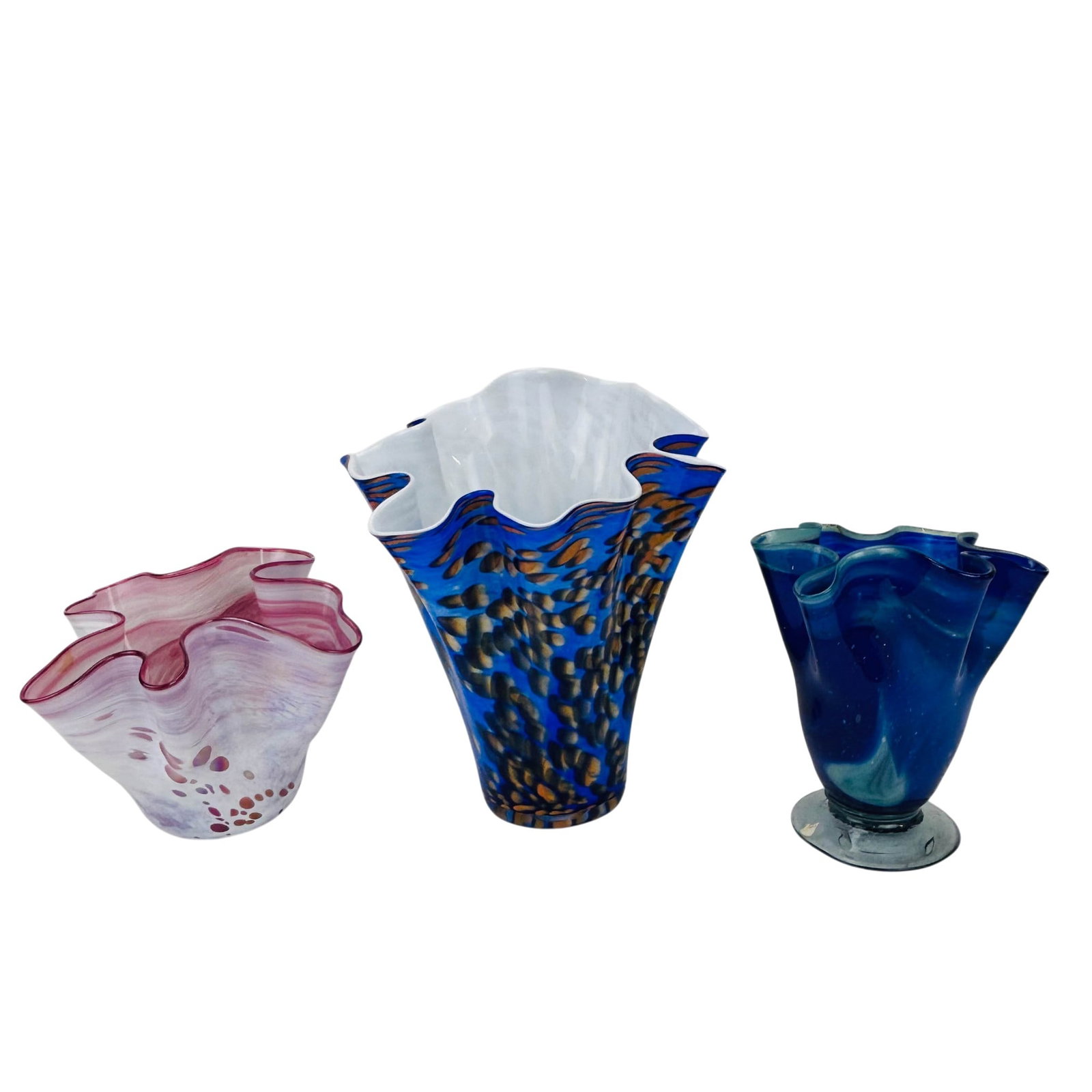 Studio Art Glass Ruffled Rim Handkerchief Vases 3p: Estate grouping of three contemporary studio hand blown art glass vases featuring freeform ruffled rims. Includes a pink and white mottled vase with an oil spot decoration, a cobalt blue vase with und