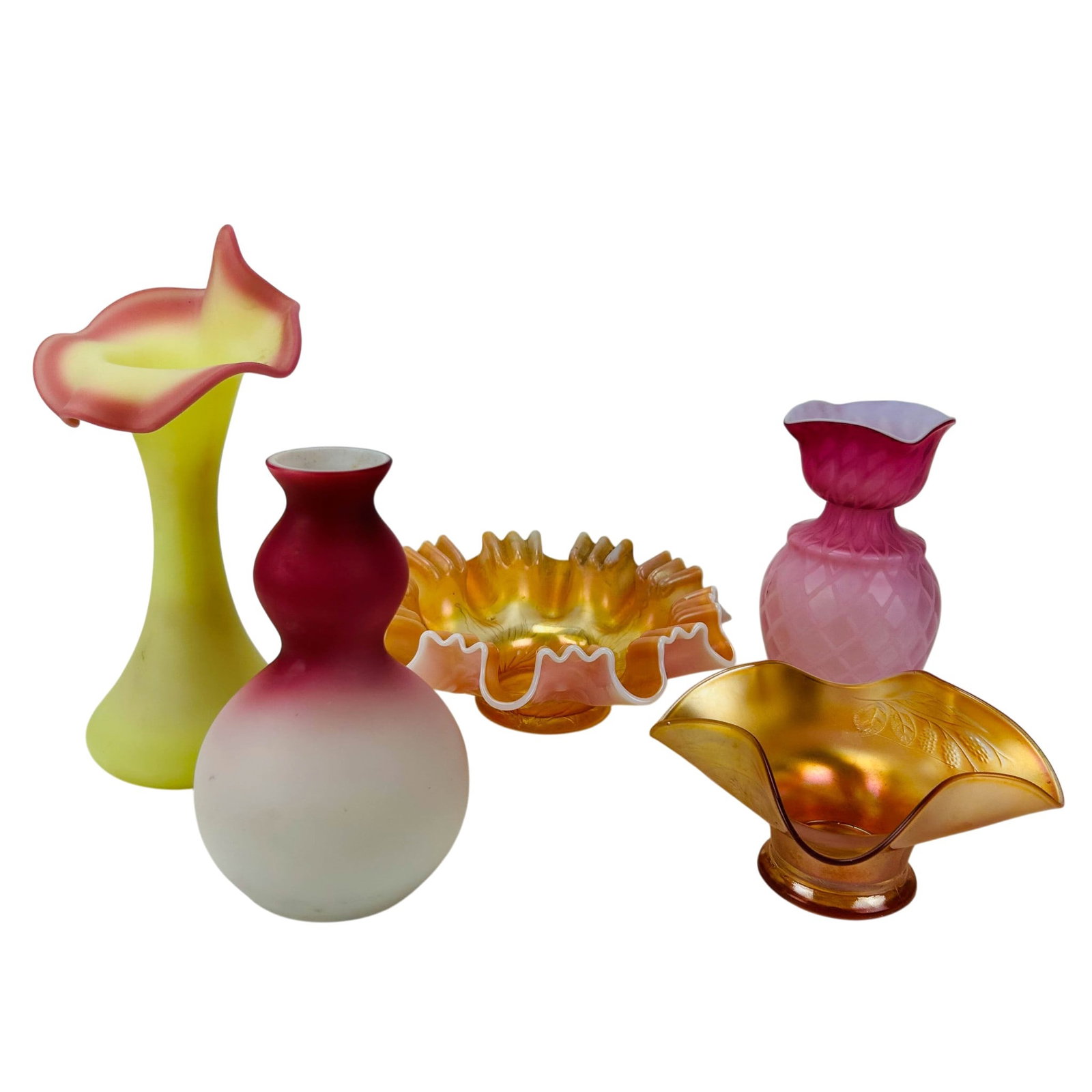 Fenton Webb Dugan Art Glass Vase and Bowl 5pc LOT: Group of five art glass decorative pieces comprising a Fenton Burmese Jack in the Pulpit vase with pink and yellow satin finish, a Thomas Webb & Sons Mount Washington style diamond quilted satin glass