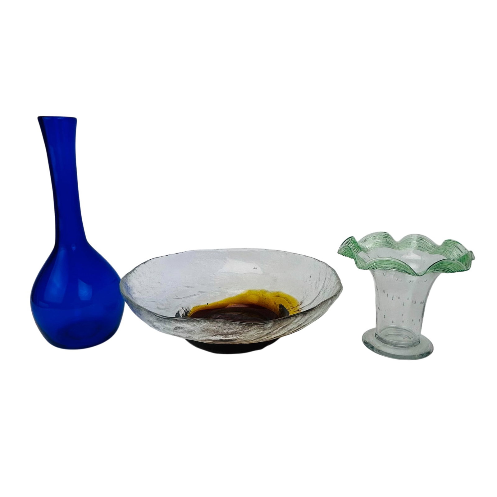 Humppila Centerbowl Correll Bottle & Vase 3pc LOT: Group of decorative art glass articles comprising a Humppila Finland centerpiece center bowl, a Correll cobalt blue studio hand blown bottle vase and a contemporary trumpet shaped vase with ruffled ri