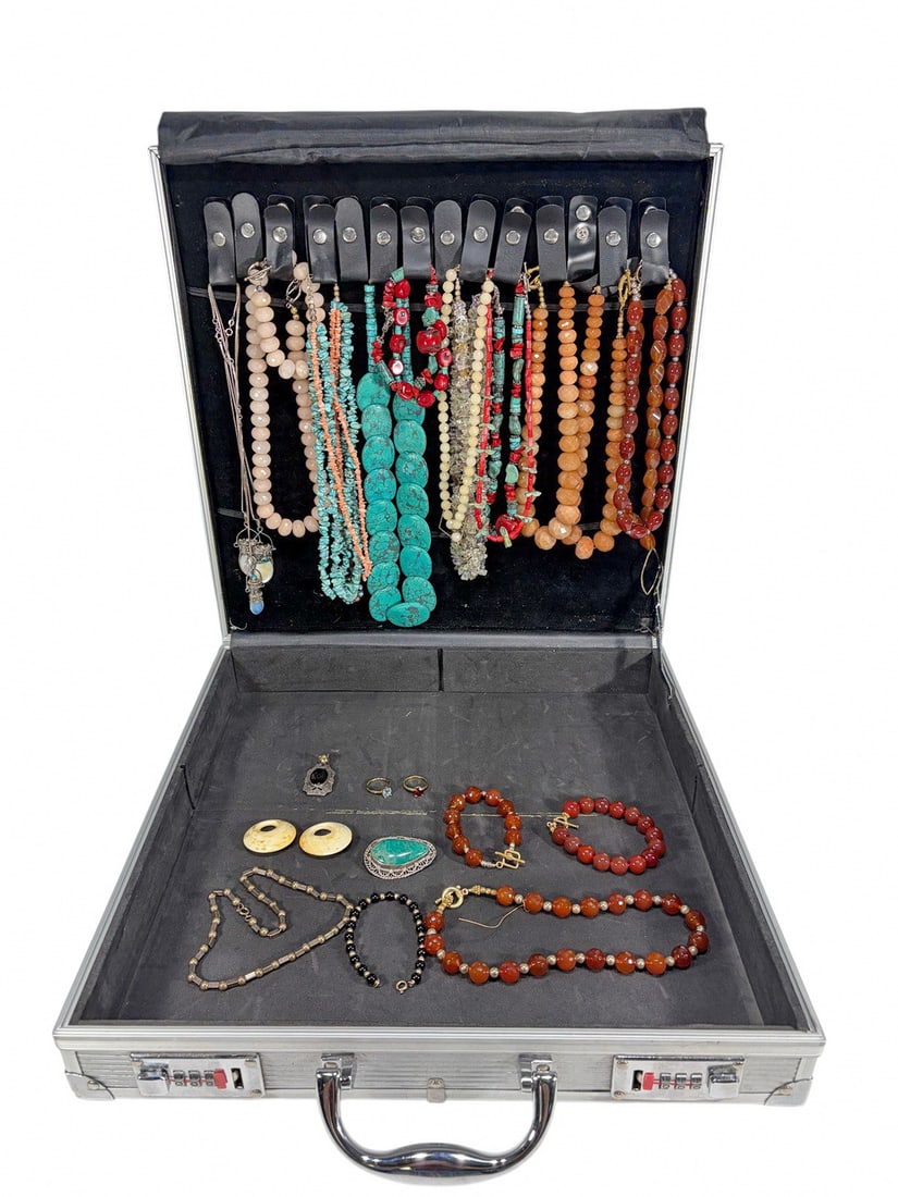 Mixed Costume Jewelry & Display Case 28pc LOT: Lot of 28 pieces of assorted costume jewelry including bead necklaces, bracelets, pendants, brooches, rings, and earrings in a variety of materials and styles. Features simulated turquoise, coral-tone