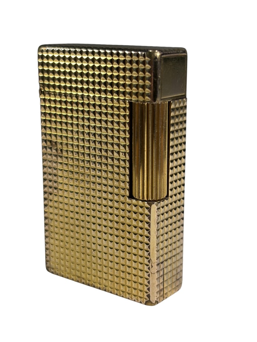 VTG S.T. Dupont Paris Gold Tone Lighter Boxed: Vintage S.T. Dupont Paris gold-tone pocket lighter with an all-over diamond-point pattern. Marked S.T. Dupont Paris and Made in France. Includes the original red presentation box, guarantee card, and 
