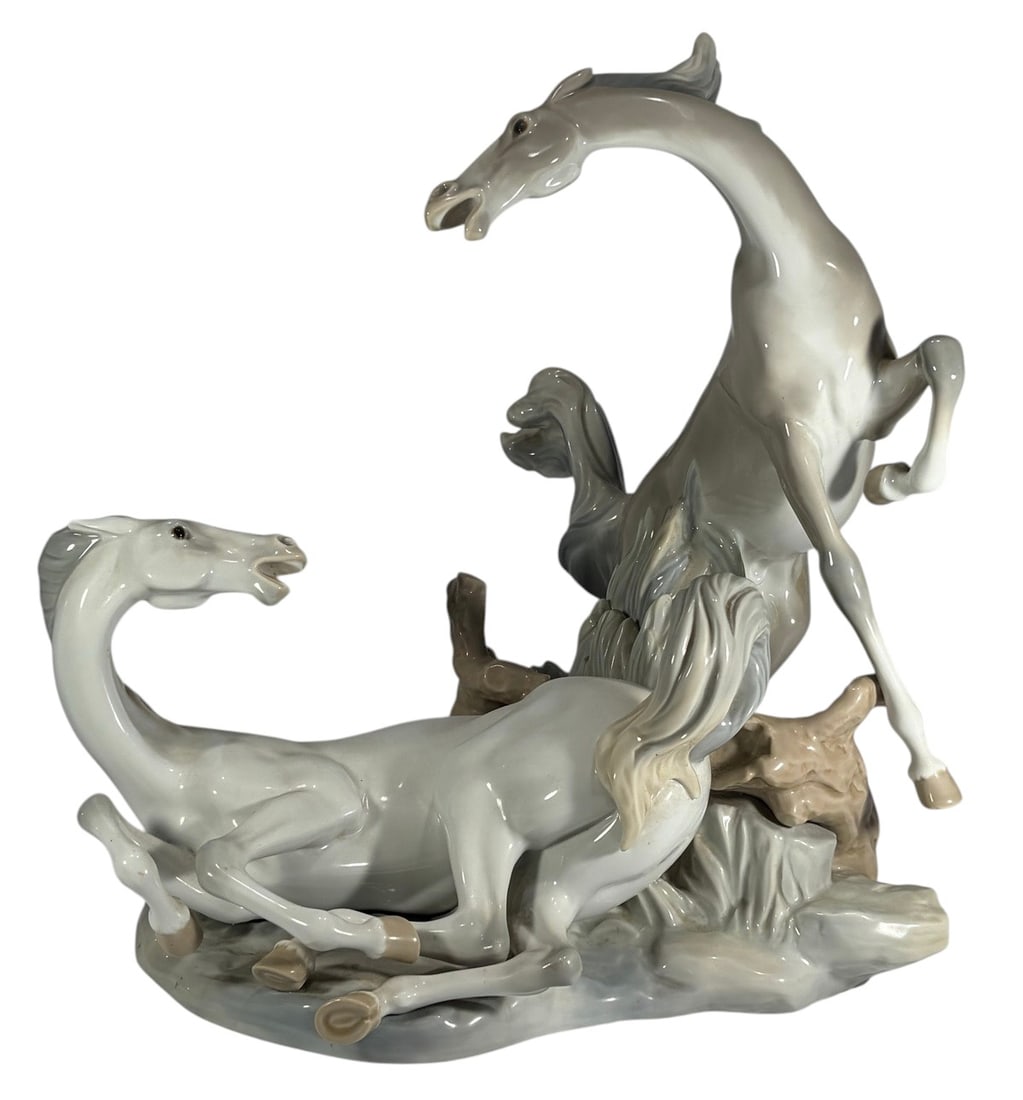 Lladro Playful Horses by Fulgencio Garcia Fig 4597 (1 of 5)