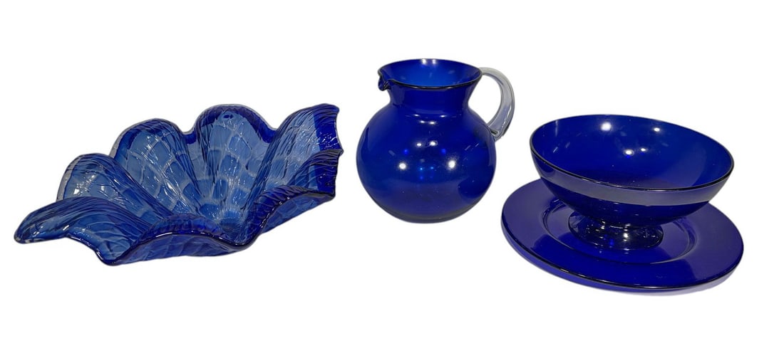 Italian Murano Blue Art Glass Tableware 4pc LOT: Four-piece Italian art glass lot including a Murano ruffled centerpiece bowl retaining its original "Vetro Eseguito Secondo L'Antica Arte Dei Maestri Murano - Made in Italy" label, together with a cob