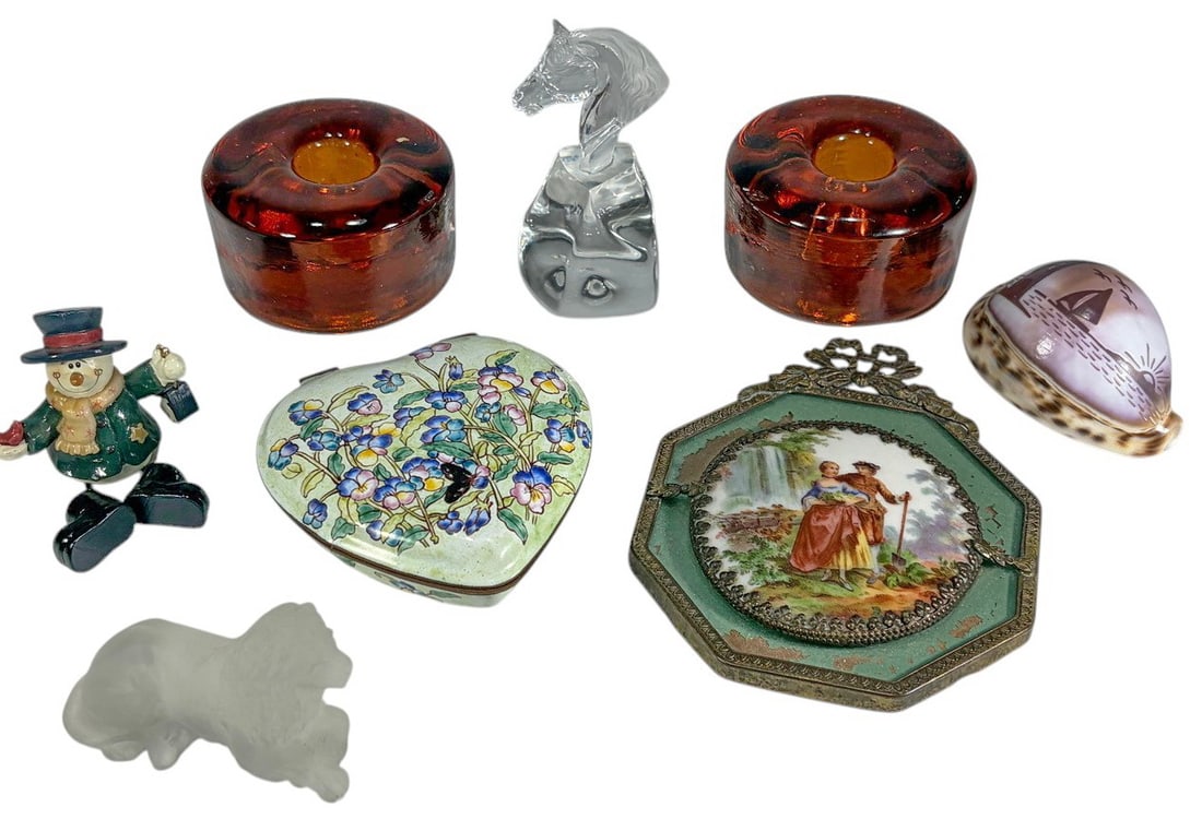 Murano Glass Candlesticks & Decorative Items 8pcs: Lot of eight assorted decorative collectibles including a pair of Murano amber glass candlesticks, a crystal horse head figurine, a frosted glass lion figurine, a heart-shaped enameled metal trinket b