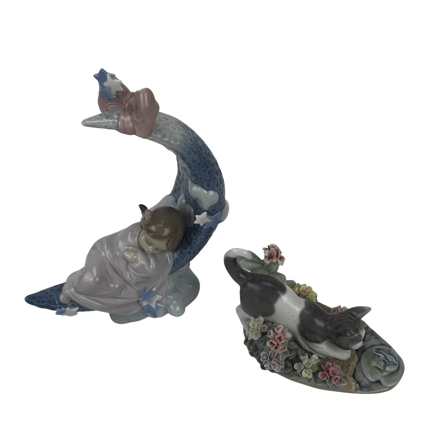 Lladro Kitty Confrontation & Heaven's Lullaby LOT: Lladro Spain hand painted curio cabinet displays, lot of two figurines. Includes Kitty Confrontation model number 1442. Designed by sculptor Juan Huerta. Production years 1983-2023. Heaven's Lullaby. 