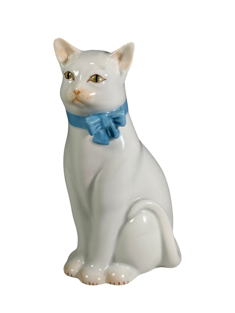 Herend Porcelain White Cat Figurine Blue Bow White (1 of 6)
