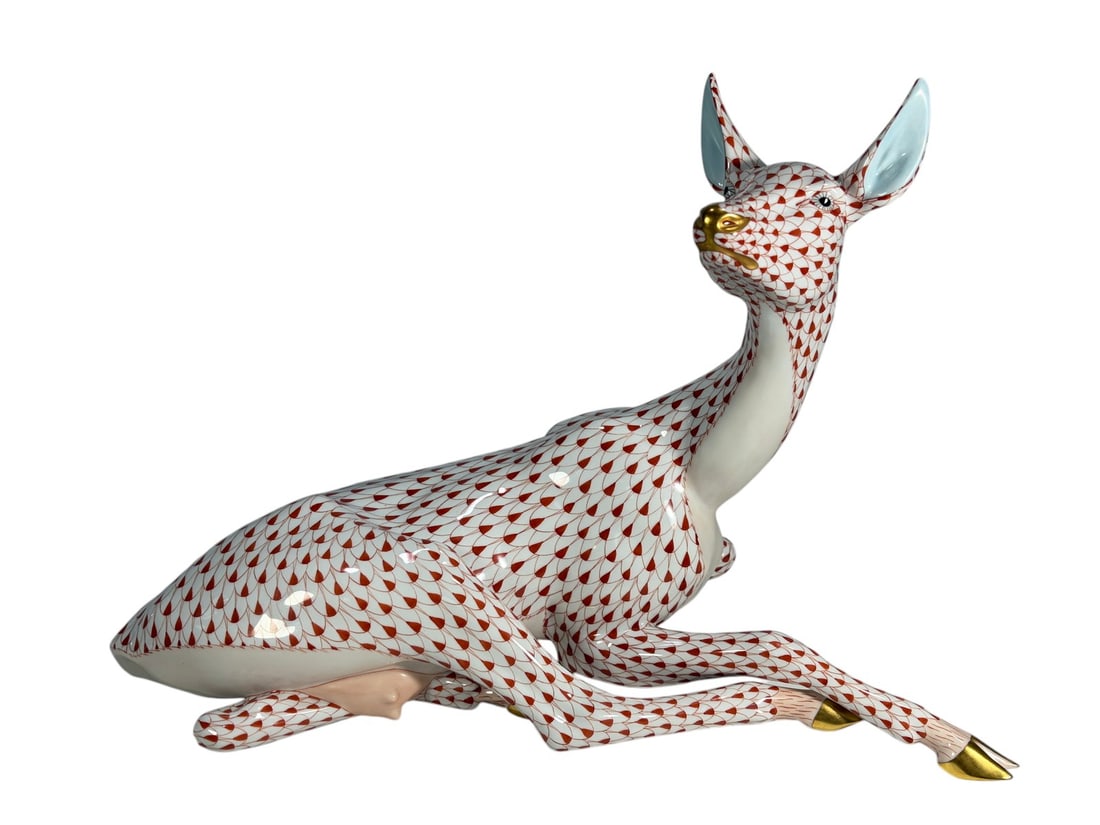Herend Rust Fishnet Reclining Deer Figurine Large (1 of 8)
