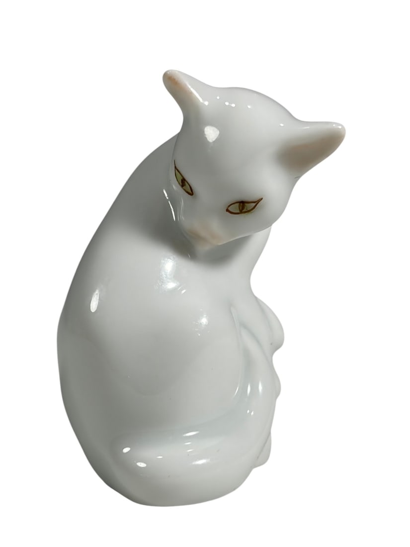 Herend Hungary Miniature White Cat Figurine Porcel (1 of 5)