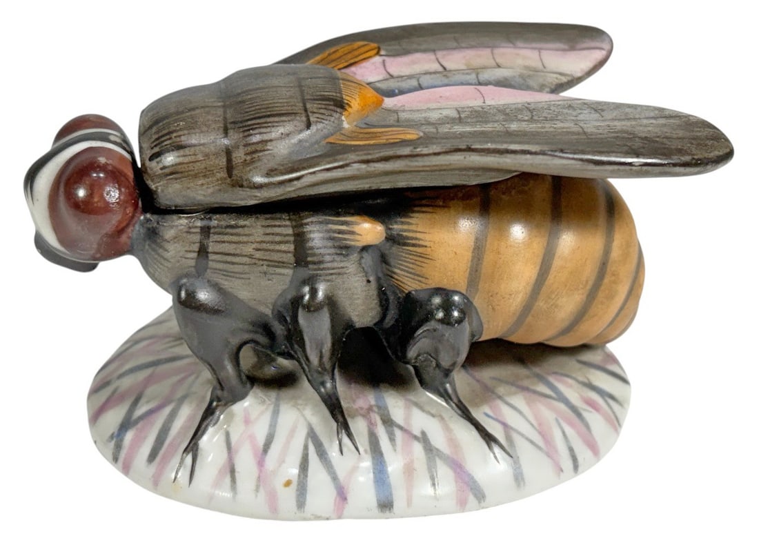 Fischer & Mieg Fly Covered Porcelain Box (1 of 7)