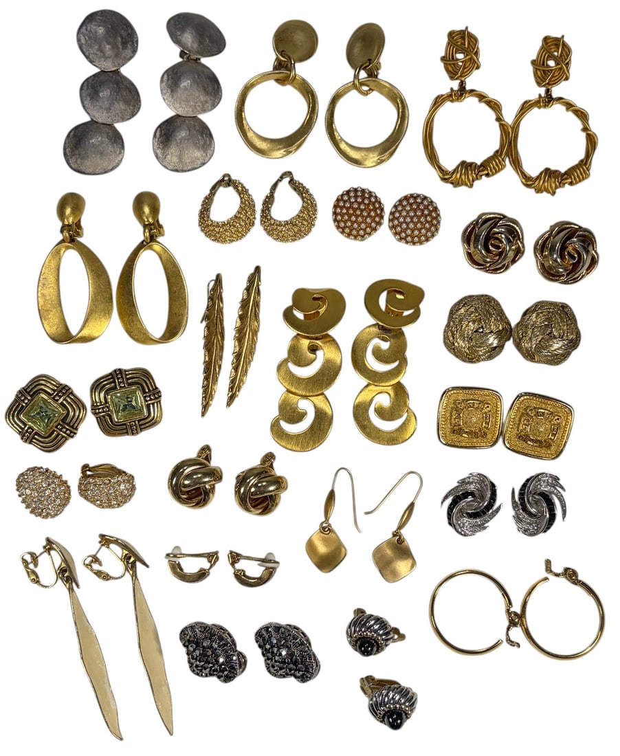 Costume Jewelry Earrings Assorted 42pc LOT (1 of 7)