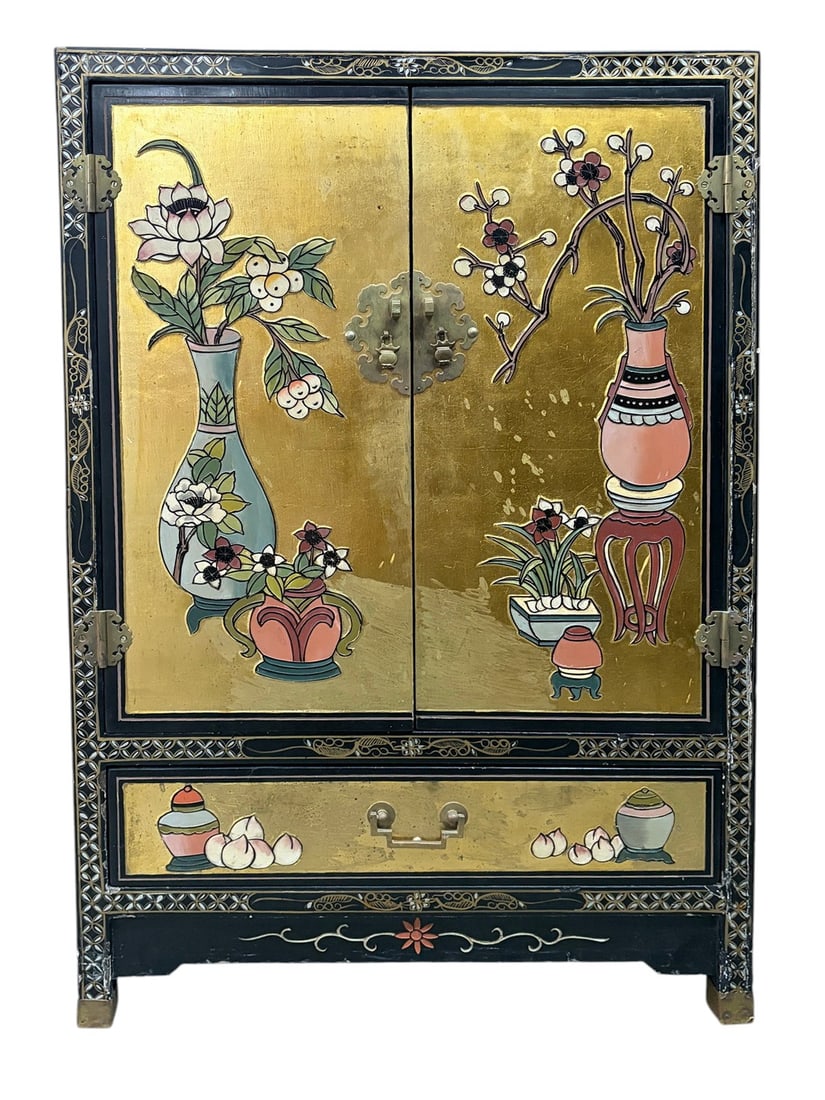 Chinese Painted Cabinet with Gilt Decoration (1 of 7)