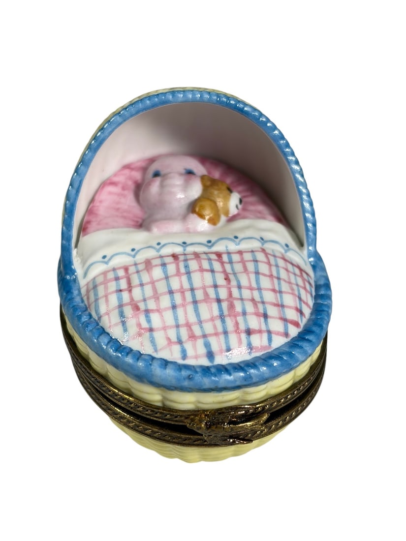 Limoges Baby in Cradle Trinket Box Peint Main (1 of 6)