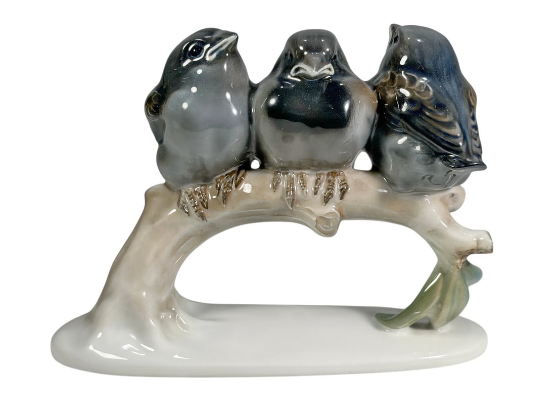 Rosenthal Sparrow Chicks Figurine Hummelstoss 1531: Rosenthal Germany hand-painted porcelain figurine designed by H. Himmelstoss, depicting three sparrow chicks perched on a tree branch. Marked Rosenthal Germany handgemalt with impressed model number 1