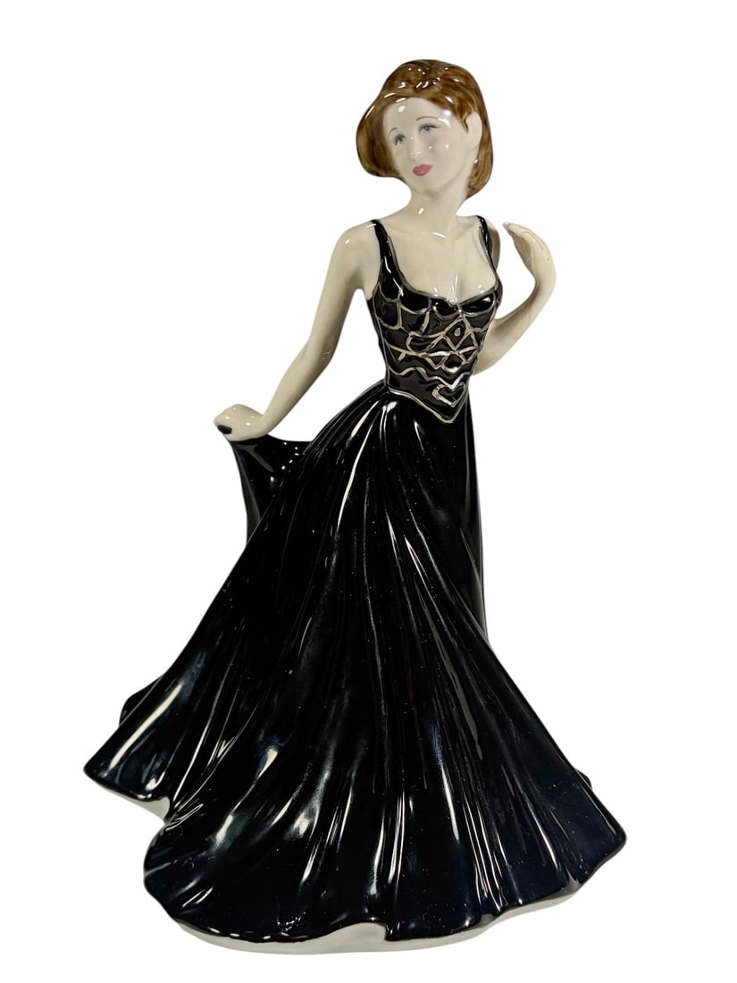Royal Doulton Amelia HN4327 Figure 2001 England (1 of 6)