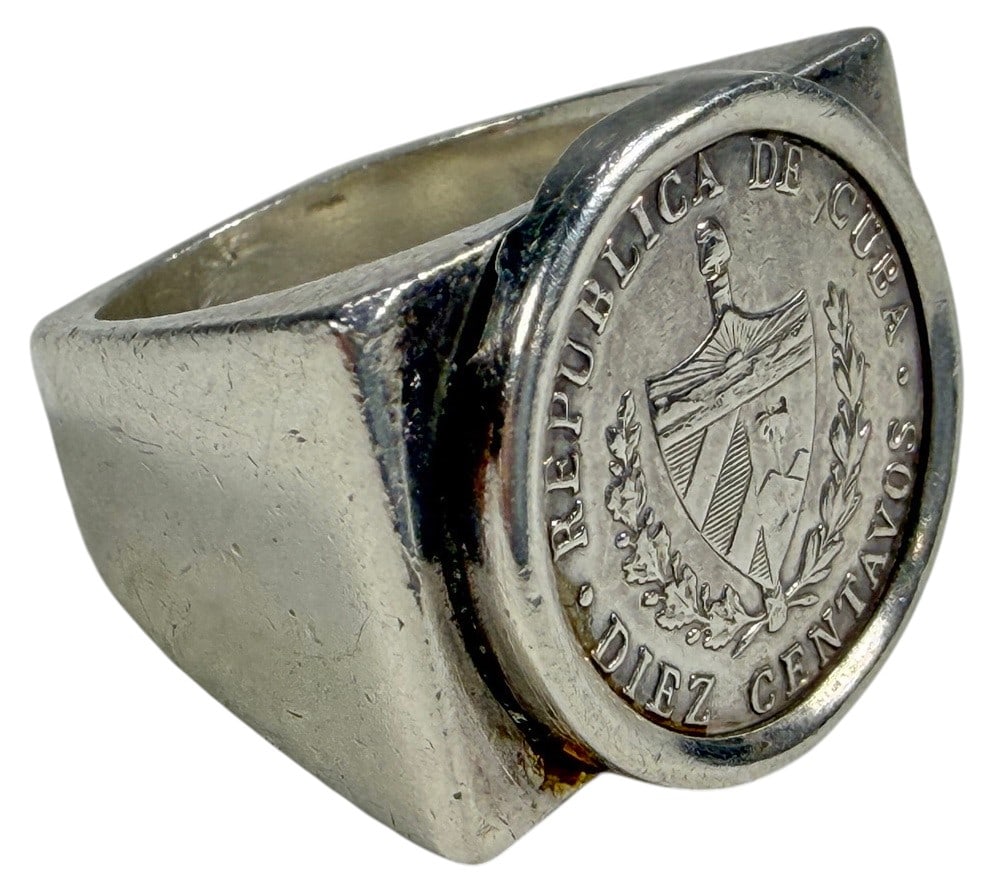 Sterling Silver 925 Cuban 20 Centavos Coin Ring: Sterling silver statement ring featuring a mounted Republica de Cuba Veinte Centavos coin with the Cuban coat of arms. The coin is set within a substantial square-form silver mounting. Ring size appro