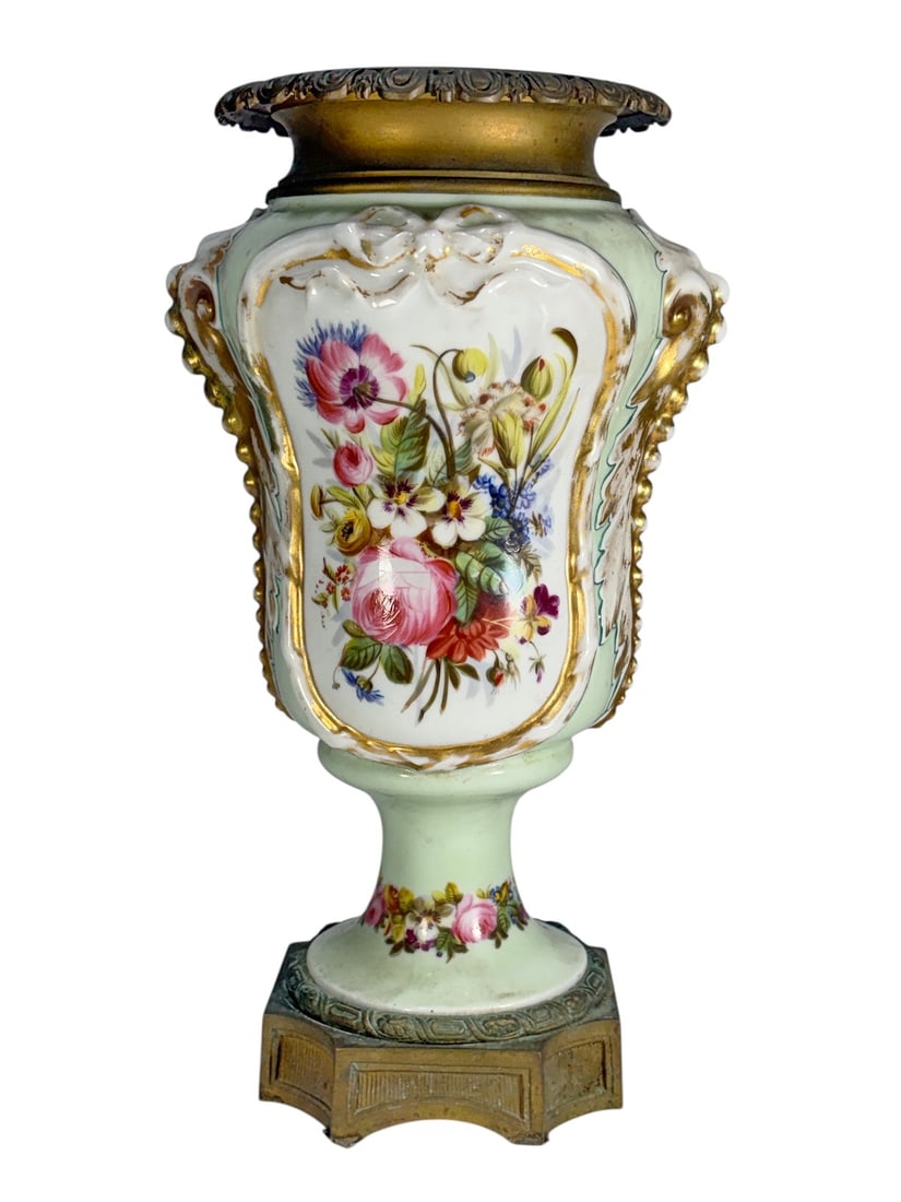 Old Paris Floral Porcelain Bronze Mounted Oil Lamp (1 of 8)