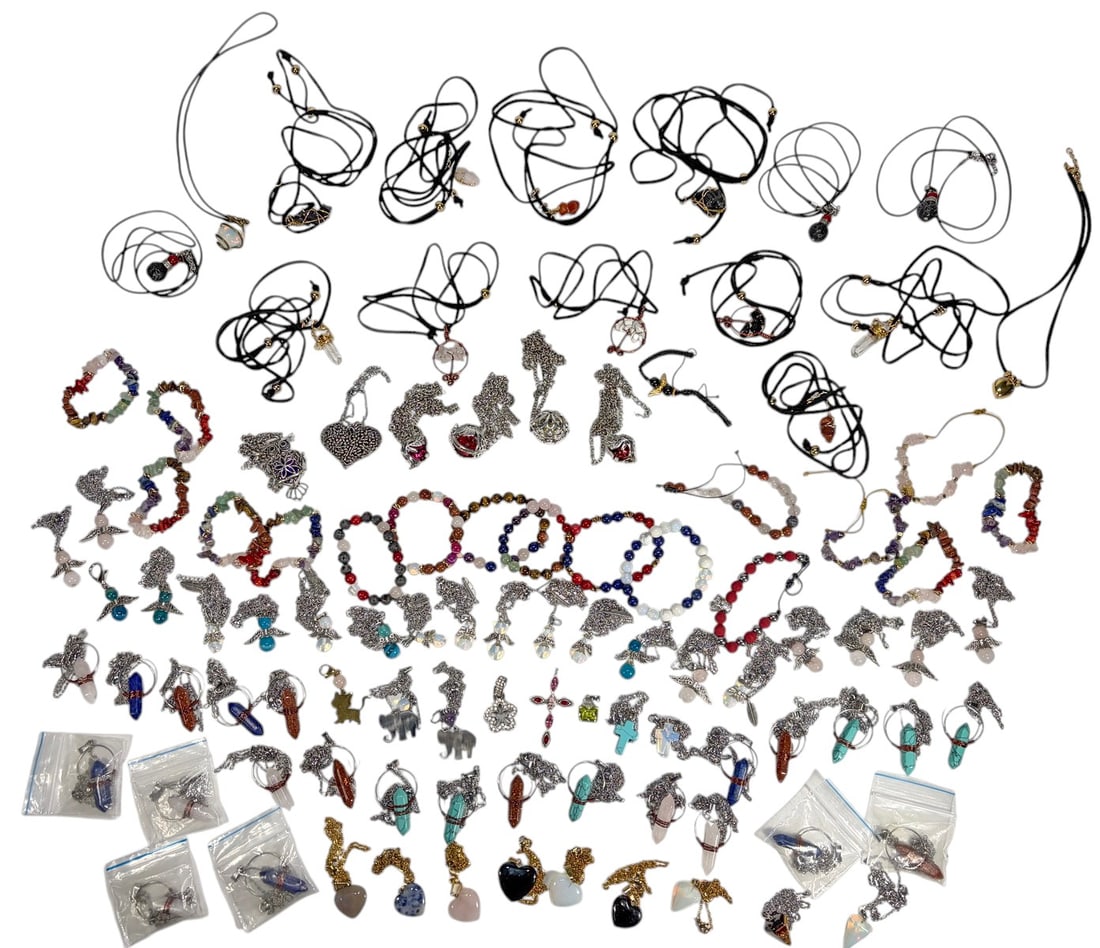 Assorted Vintage Fashion Costume Jewelry 99pc LOT: Ninety-nine-piece assorted costume jewelry lot comprising numerous necklaces, pendants, chains, cord necklaces, beaded pieces, and related accessories in various styles and materials. The group includ