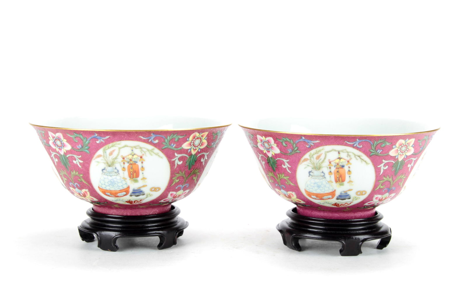 A Pair Of Chinese Famille Rose Porcelain Bowls (1 of 5)