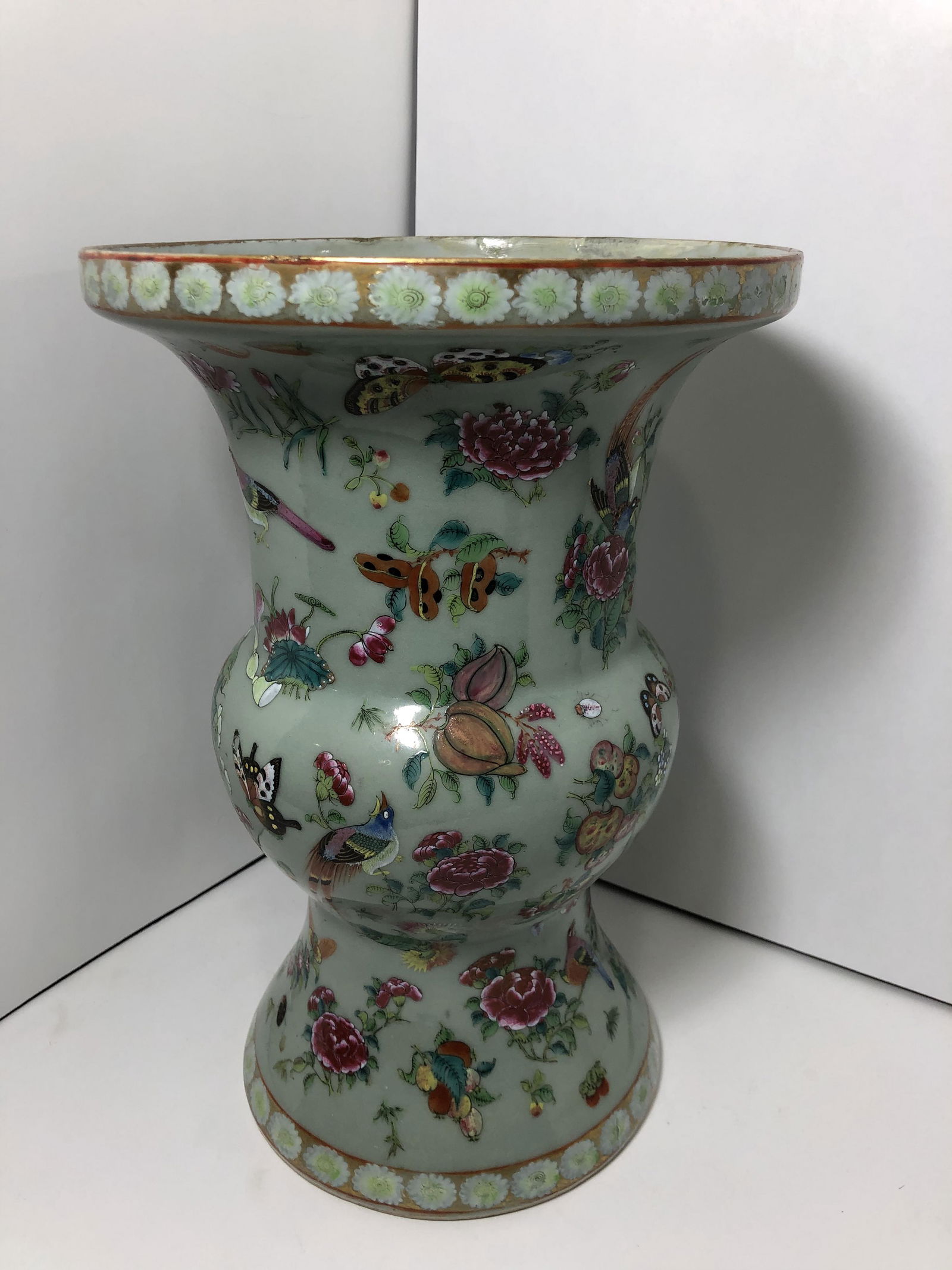 A Chinese Famille Rose Vase (1 of 7)