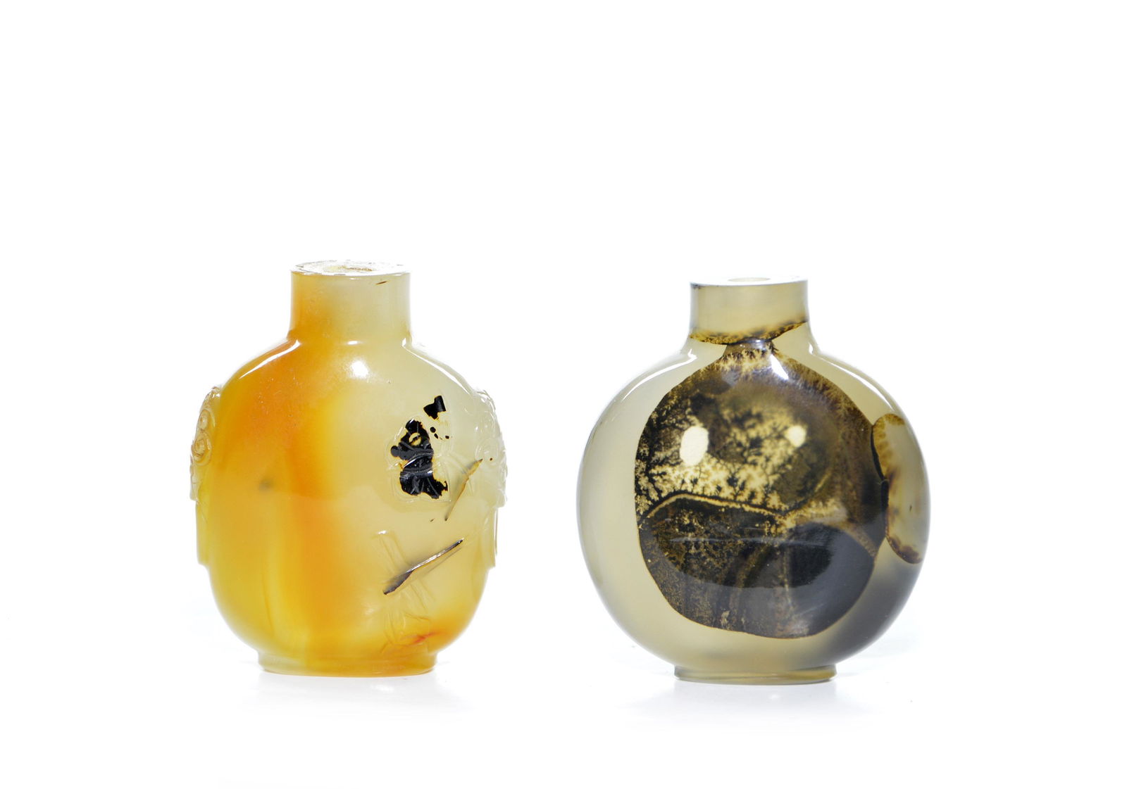 Two Chinese Agate Snuff Bottles (1 of 6)