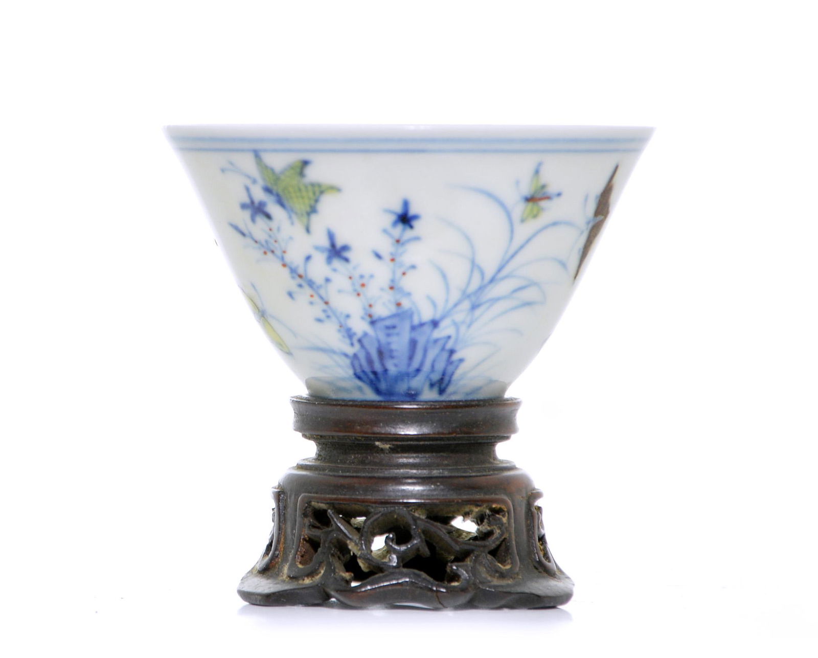 An Extremely Fine and Rare Doucai Cup (1 of 8)